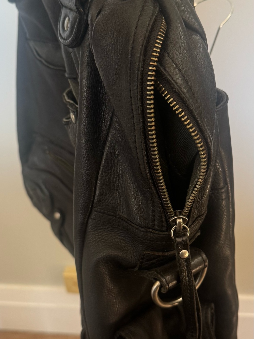 Oushka London Black Leather Shoulder Tote Bag - Picture 4 of 10